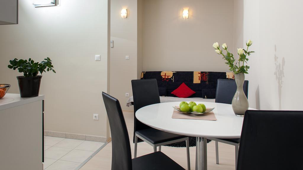 Apartments Toni Omiš Rom bilde