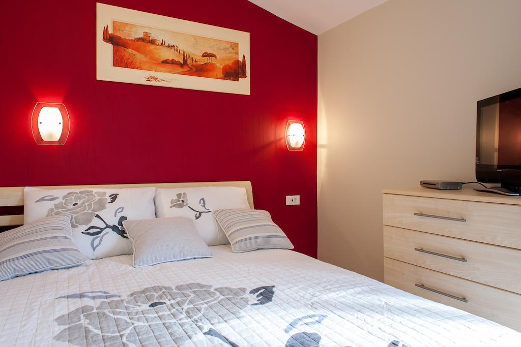 Apartments Toni Omiš Rom bilde