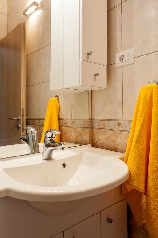 Apartments Toni Omiš Rom bilde